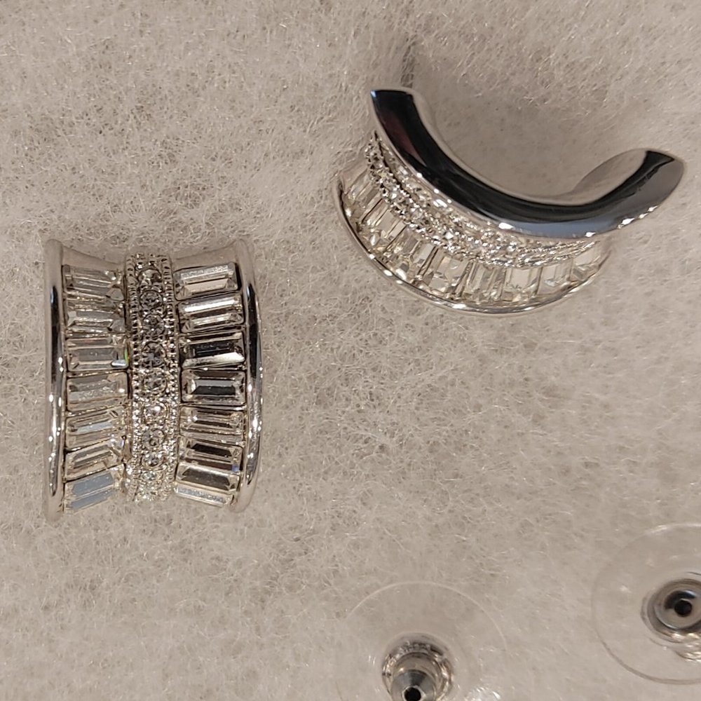 Nolan Miller stud earrings with backs, signed - Picture 4 of 16